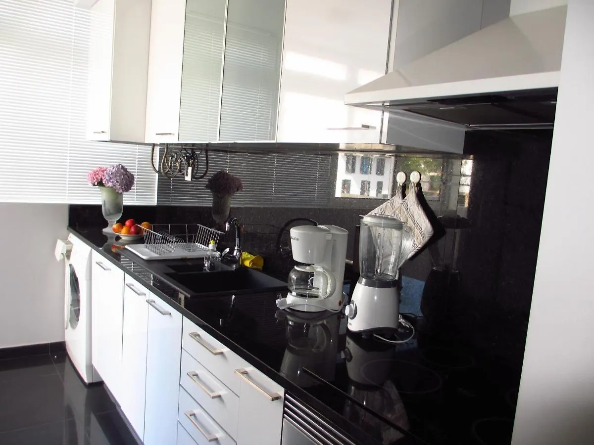 Tranquil Ocean View Apartment Funchal